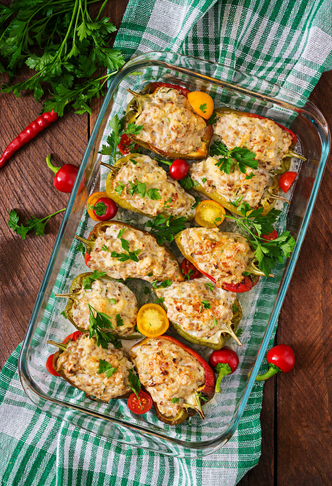 26 Easy Keto Chicken Dinner Recipes Perfect for Meal Prep Ketogenic chicken recipes! I’ve lost over 80 pounds on the keto diet & these are my favorite chicken recipes to meal prep! The low carb chicken casseroles are super easy to make ahead for my family & the crockpot recipes are perfect for weeknight meals! Whether you’re new to keto or a pro, you’ll find a new fave keto recipe to love in this collection! #keto #ketogenic #ketodiet #ketorecipes #ketogenicdiet #lowcarb #mealprep #crockpot
